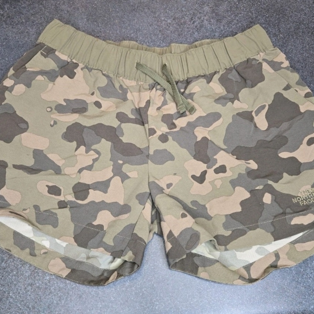 The North Face Men's Camo Shorts - Green and Brown